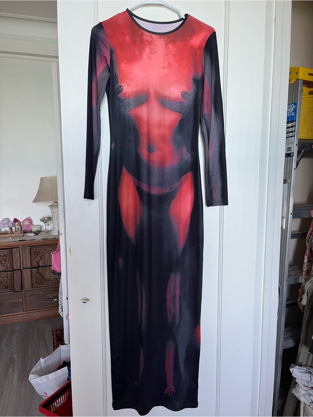 Long Sleeve Red & Black Bodyprint Maxi Dress - Unbranded